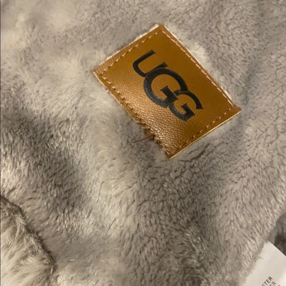 UGG Bedding Ugg Nwt Coastline Plush Throw Blanket Poshmark